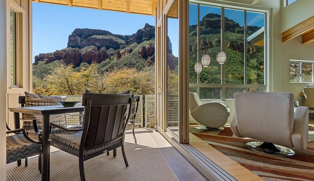 Modern Masterpiece with Paint Red Rock Views in Oak Creek Canyon near Slide Rock