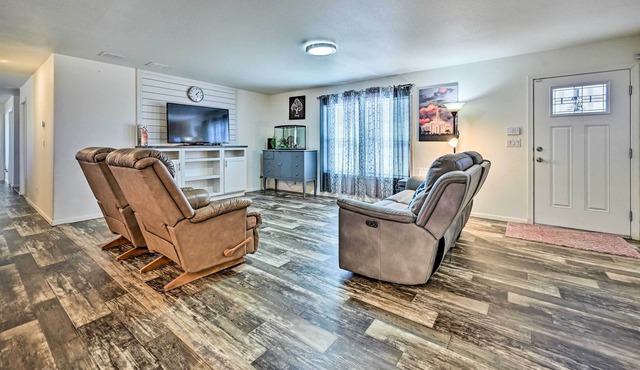 Modern Prescott Valley Home on 2 Acres!