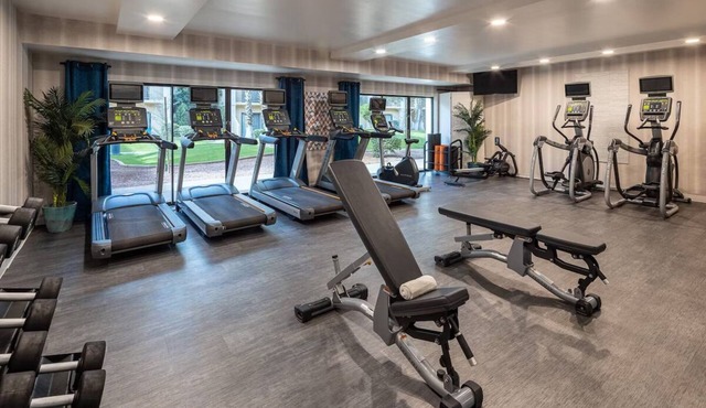 Modern Queen Comfort! 2 Units w/Fitness Center + Free Parking!