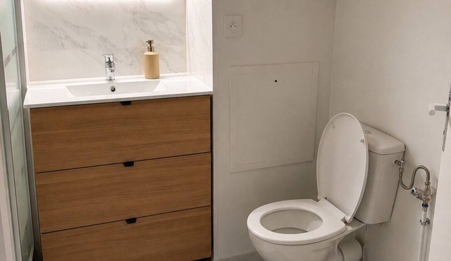Modern studio apartment 2 minutes from the Creil train station