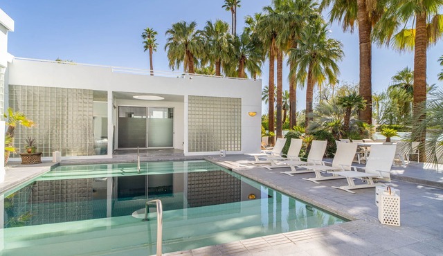 Modernist Private Estate in Old Las Palmas - 12' Deep Pool!