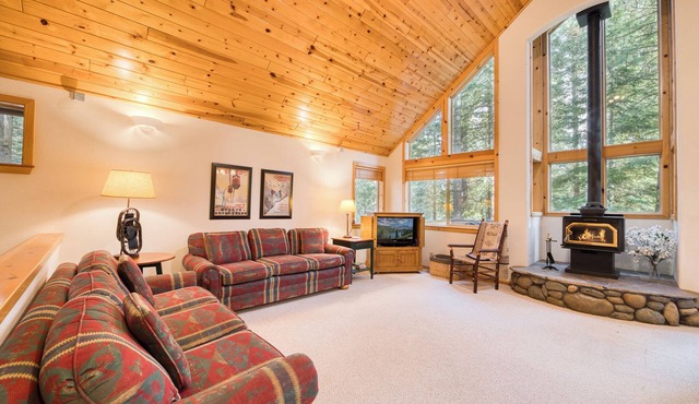 Monthly Lease - Rosepine Retreat by Tahoe Getaways- 3BR at Tahoe Donner