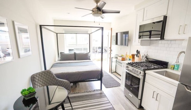 MONTHLY STAYS Luxury Studio Pool BBQ Beaches
