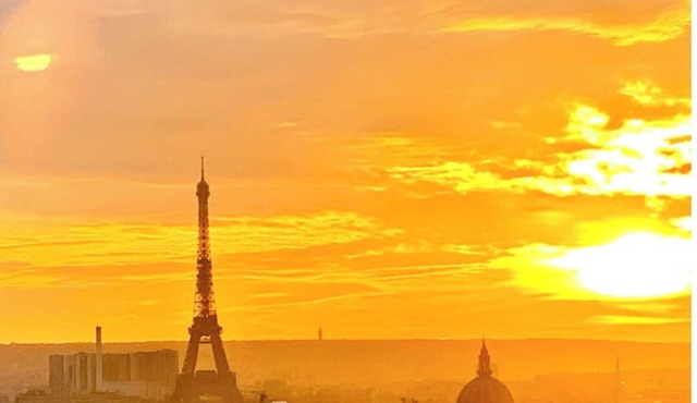 Montmartre Flat With Eiffel Tower View
