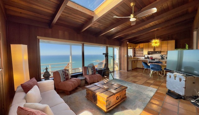 Moon Star Main | Hot Tub, Ocean Front | Gualala