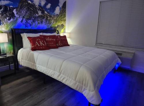 Near Airport, Hospital, Midtown, 58 TV - Apt 255