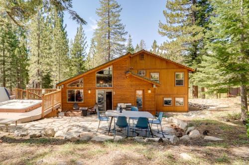Near Ski Resorts & Trails: Truckee Home w/Hot Tub