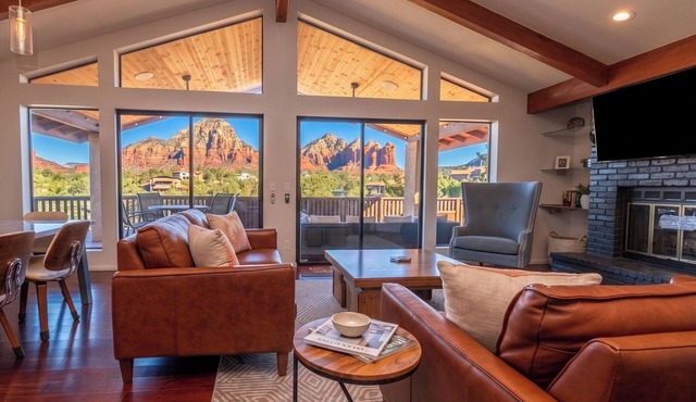 New! Exquisite 5 star Home-Best Views-Hot tub-Firepit-Grill-In heart of Sedona