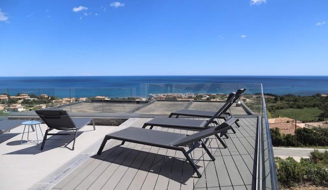 New, modern, 180° panoramic sea view, heated pool, dream vacation assured