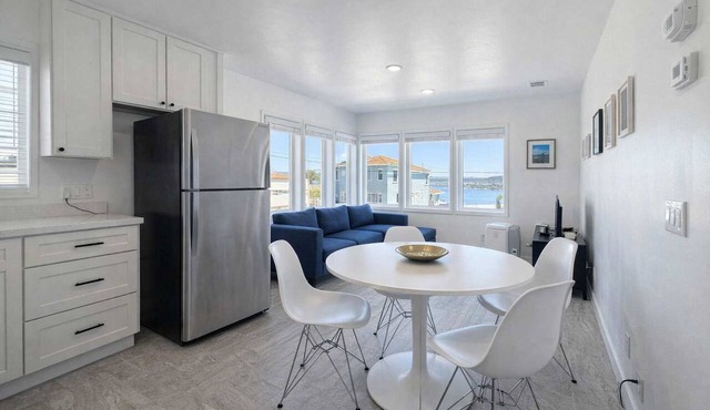 New Top Floor Bayview Apt Steps to Bay & Boardwalk