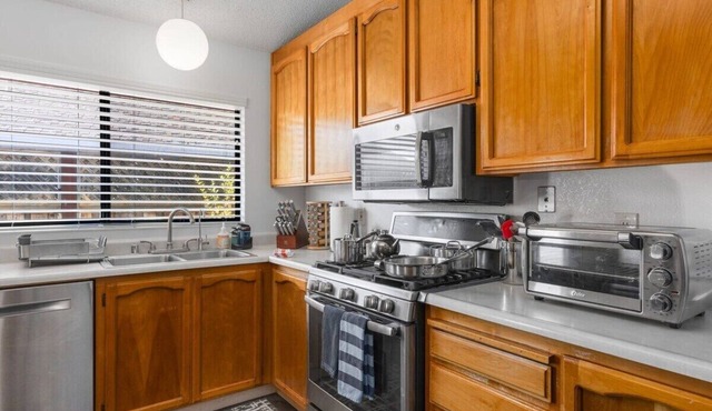 NEW! Wine Country Entire Property 4BR King Bed