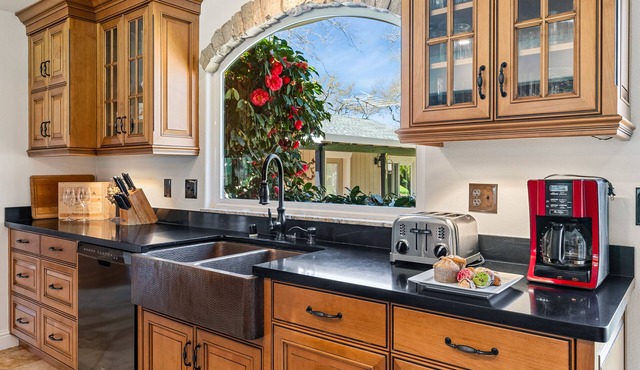 New! Wine Country Family Oasis: Serene Vineyard Views, 3 units