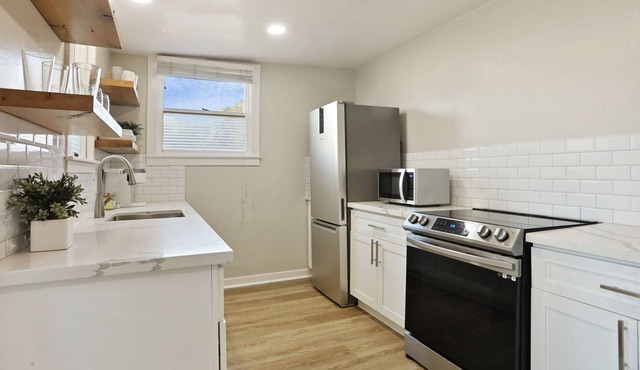 Newly remodeled 1 bedroom steps from downtown Lodi