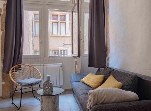 Nice Duplex Studio Ideal For Couple In Lyon! in Lyon