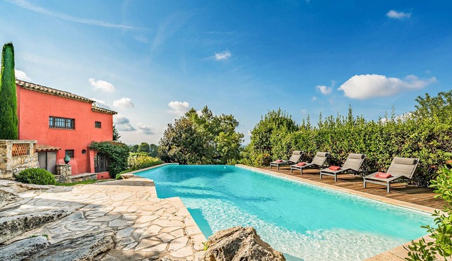 Nice home in Châteauneuf-Grasse