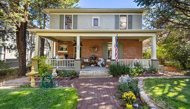 North Vernon~ Vintage Retreat in the ❤️ of Prescott!