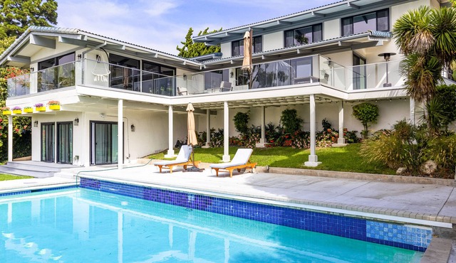 Ocean-view luxury home with oversize heated pool in Rancho Palos Verdes