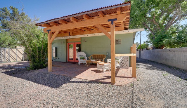 Old Town Cottonwood Cottage w/Yard, Pets Welcome
