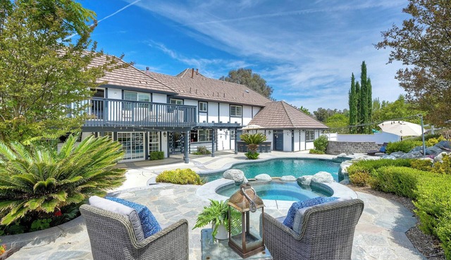 Olive Manor - Luxury in the Heart of Wine Country