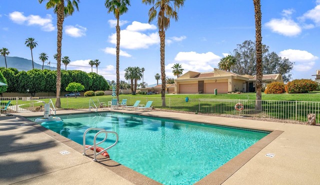 Palm Springs Oasis at CCCC 2 Bed 2Bath with Office