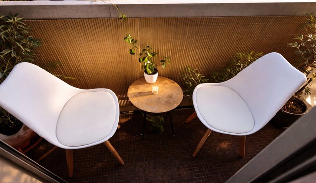 Parisian studio in the 17th district, fully equipped with balcony