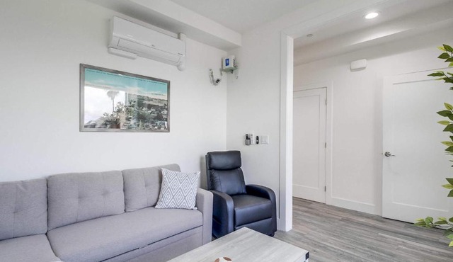 Park Blvd 302 - Newly Built - Spa - Central