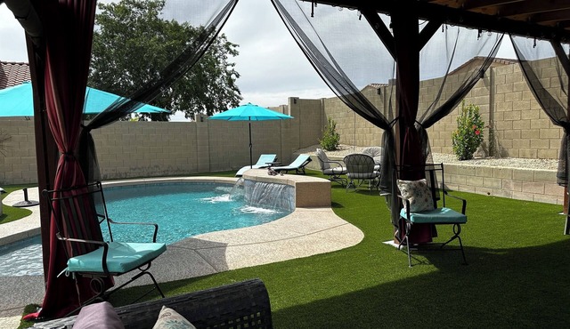 Parking|Pool|SCI|Backyard|King|AC|BBQ