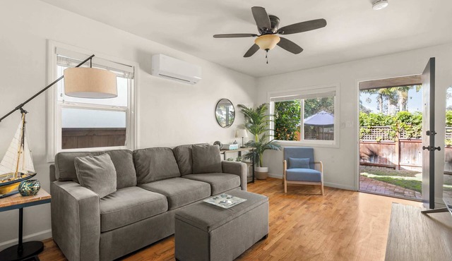 PB Bungalow-Private fenced yard-Parking-Remodeled!