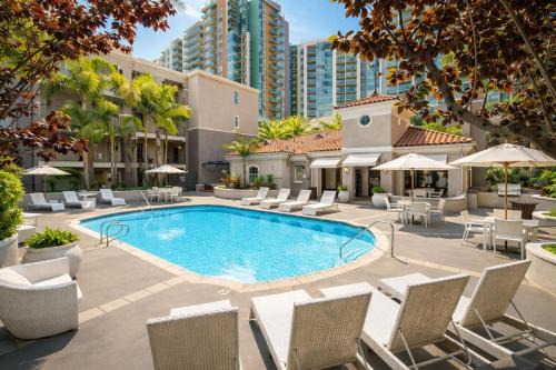 Peaceful 1BR & 2BR MDR Retreat Close to Venice Beach with Pool & Gym