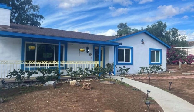 Peaceful Ranch - Outdoor Smoking & Pets OK