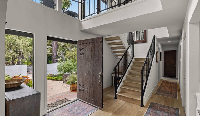 Pebble Beach Hacienda: 4 bedroom 4 bath close to the Ocean and Golf