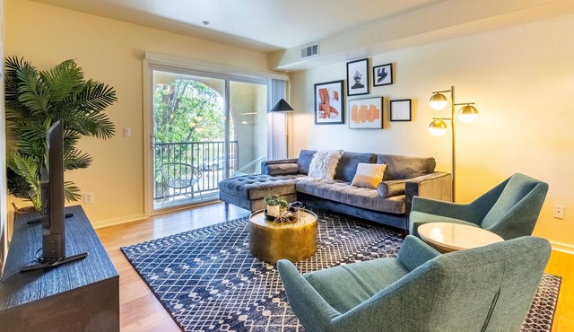 Pet-Friendly 3BR Townhouse in San Jose w/ Parking