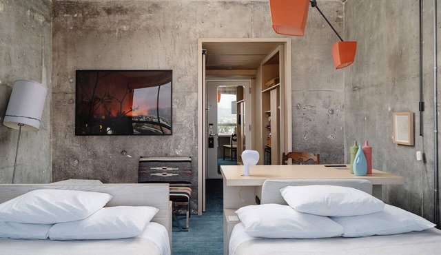 Pet-Friendly Fun, Relax in the Heart of LA, Hollywood Hills View, Pool!