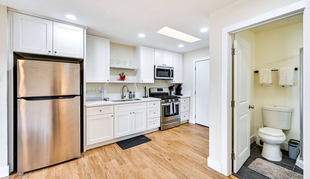 Pet-Friendly San Diego Studio ~ 14 Mi to Downtown