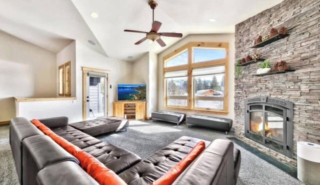Pet Friendly with Hot Tub, A/C, and Mountain View