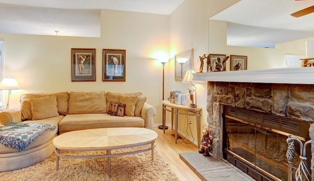 Phoebe`s Nest - 131 Cottonwood Drive