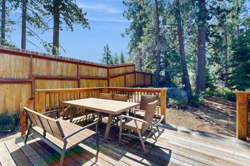 Pine Haven with Private Hot Tub & Deck Short Walk to Beach Near Skiing