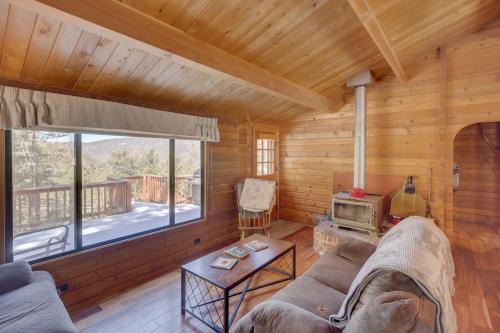 Pine Mountain Club Cabin Rental w/Pool Access!