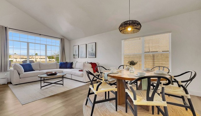 Pool Home - Sleeps 11. Super Mesa Location!