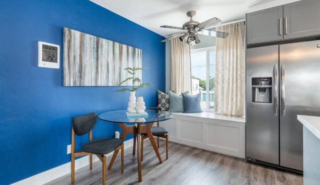 PORCHLIGHT HOME Central San Diego FREE parking