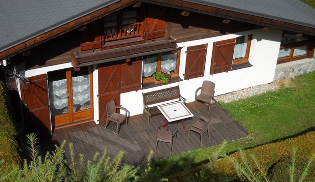 Pretty chalet, with mansard floor, south oriented, with 2 covered parking lots