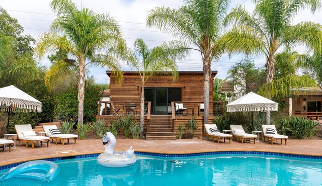 PRIVATE 4 ACRE ViILLA RESORT, w/5BR & POOL
