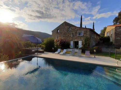 Private apartment within 15th century farmhouse