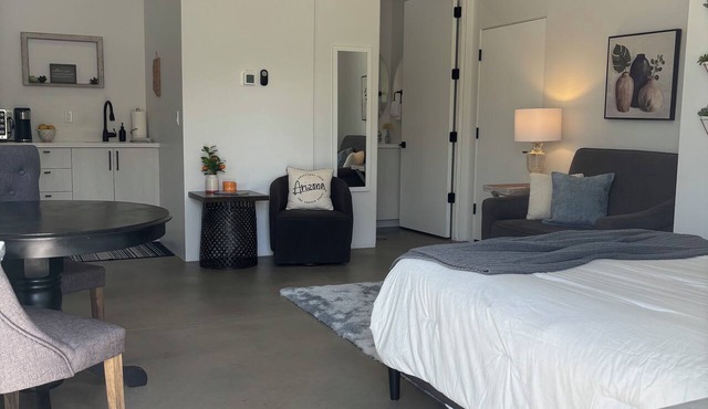 Private Casita in the desert w amazing views, sunsets, and wildlife.