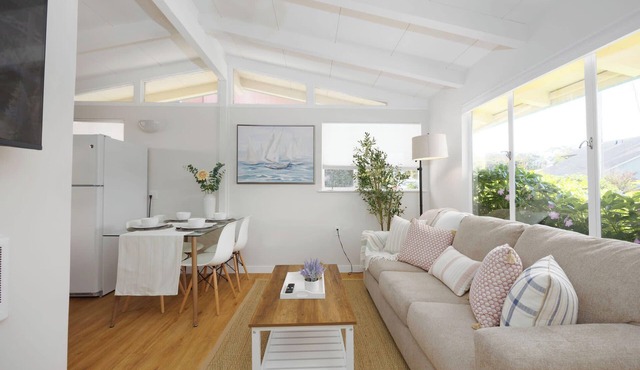 Private Cottage House - Walk to Beaches, Harbor,Food, Trials, so much more
