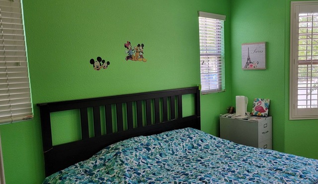 Private Room with Direct access ((1 Bed, 1 Bath)