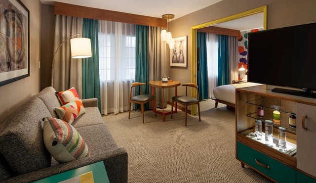 Quad (Courtyard) View King Suite at The Kinney Venice Beach!