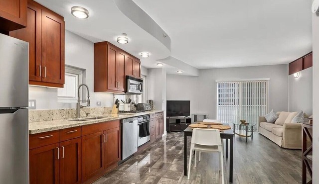 Quiet 1-bedroom apartment in downtown San Diego