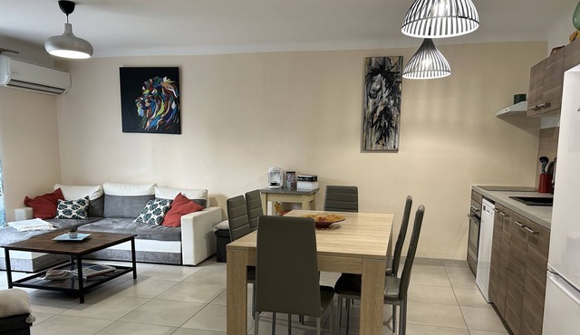 Quiet charming villa with terrace and garden