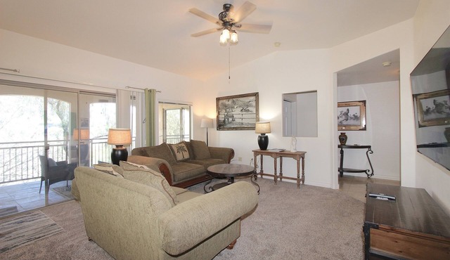 Quiet-Two Bedroom/Two Bath with No One Above